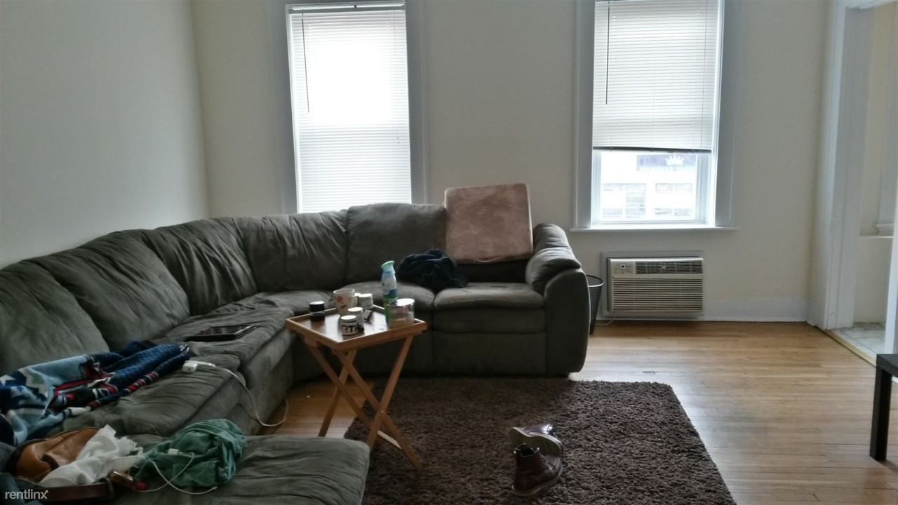 Spring St - Photo 2 of 7