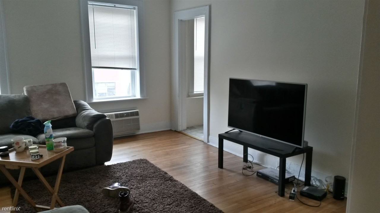 Spring St - Photo 3 of 7