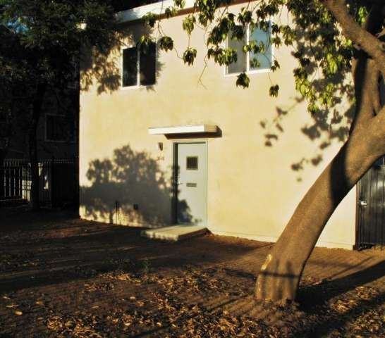 384 N Oakland Ave - Photo 2 of 17
