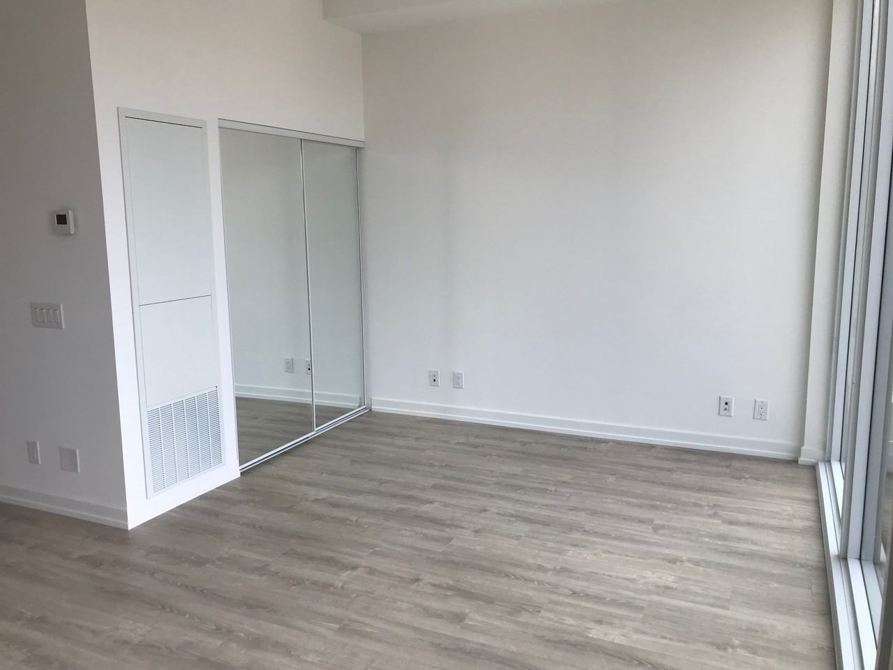 615 Dundas Street East - Photo 3 of 4