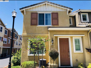 700 Old Oak Ln - Photo 2 of 17