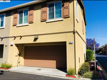 700 Old Oak Ln - Photo 3 of 17