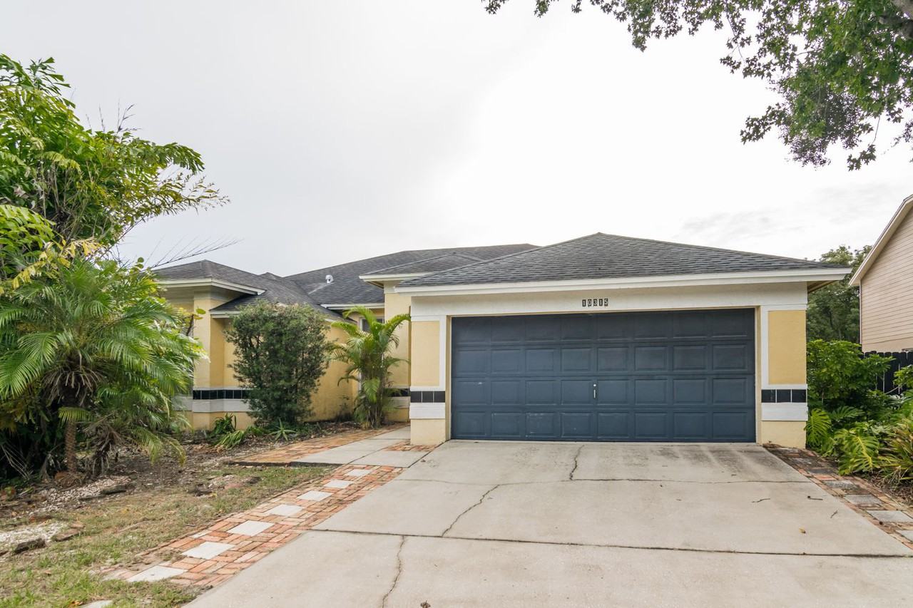 10315 Rainbridge Dr - Photo 2 of 23