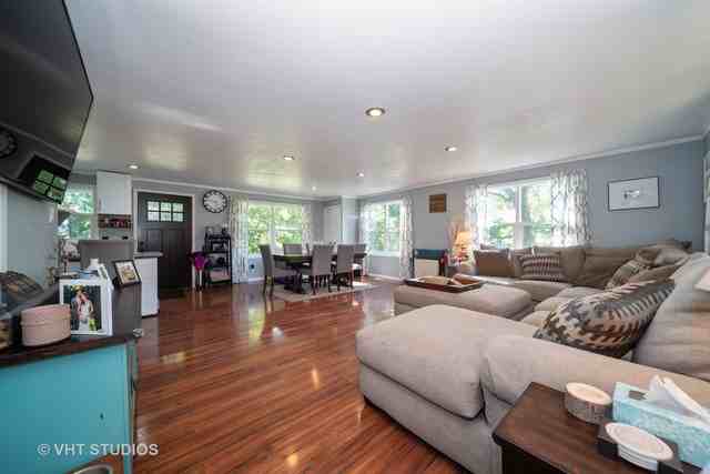 100 End - Photo 2 of 16