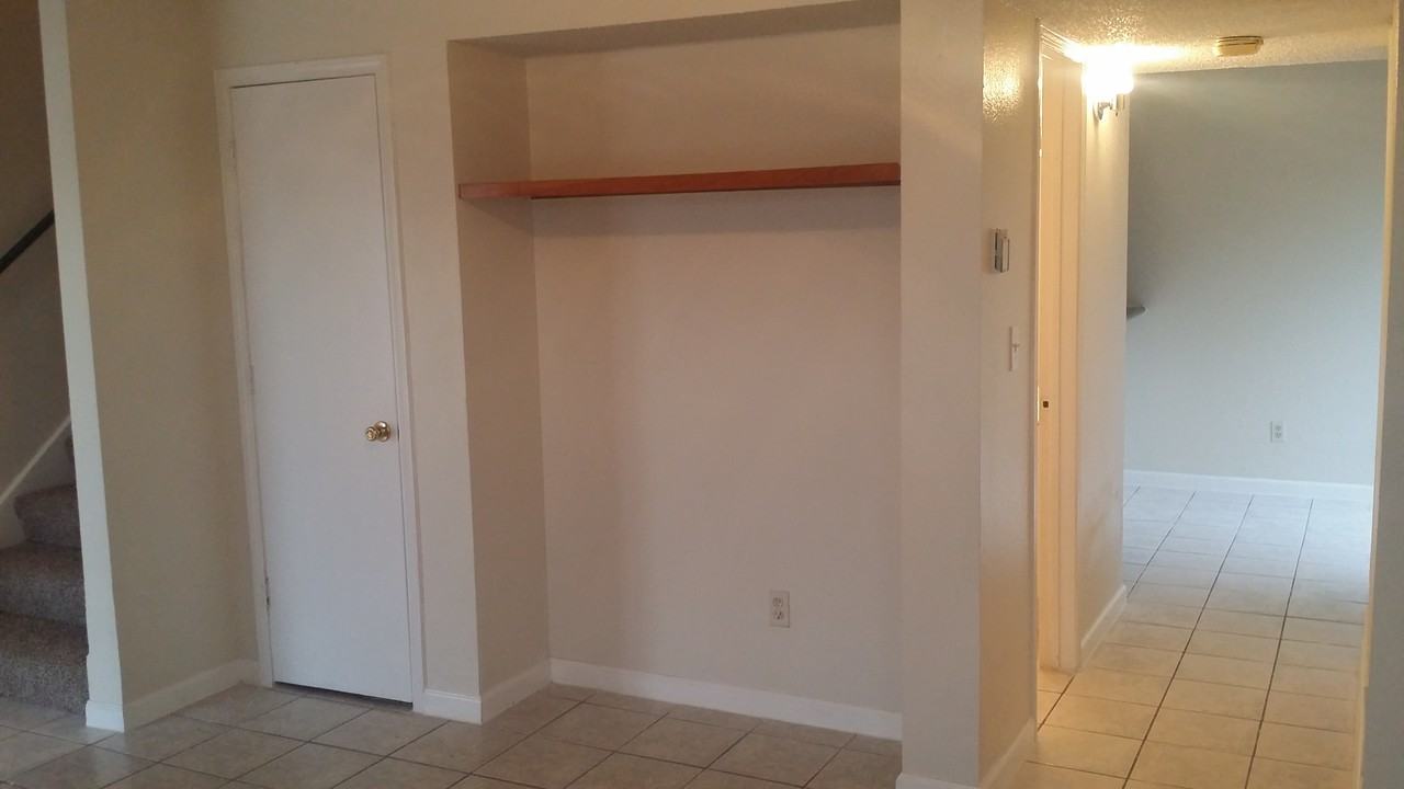 1308 Trudy Elaine Dr - Photo 2 of 14