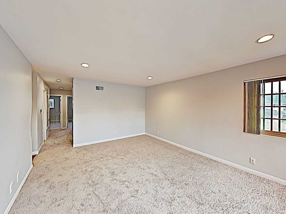 1623 Coriander Dr Apt C - Photo 3 of 9