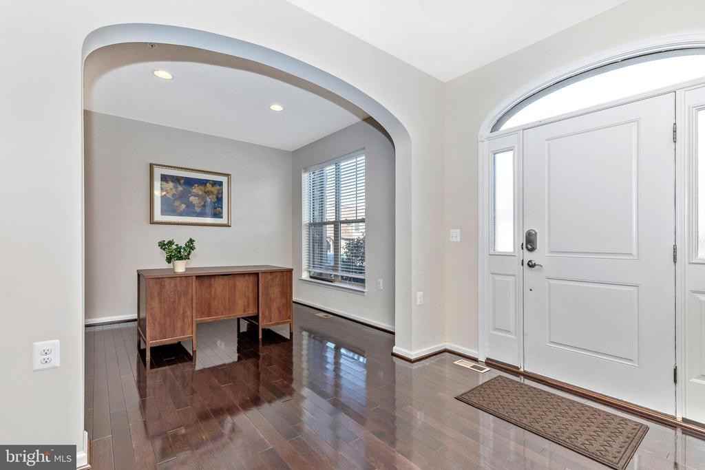 2921 Mill Island Pkwy - Photo 2 of 46