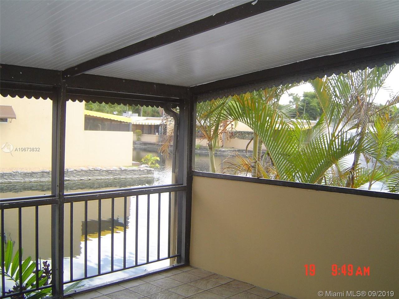 16113 Kingsmoor Way - Photo 3 of 10