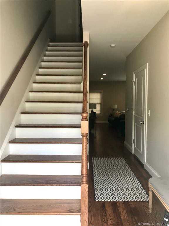 68 Reservoir Street Unit A - Photo 2 of 15
