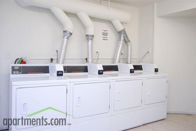 Florida Grove Manor - Photo 2 of 9