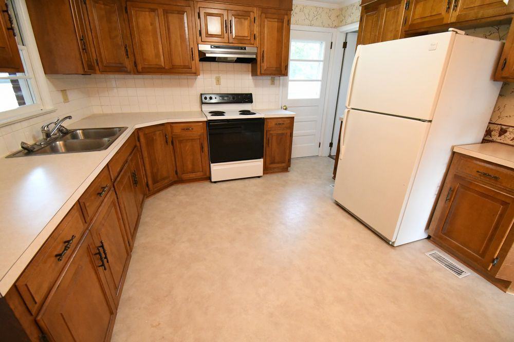 3973 Spotswood Trail - Photo 3 of 14