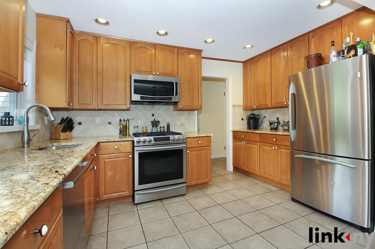 50 Howard Avenue - Photo 2 of 19