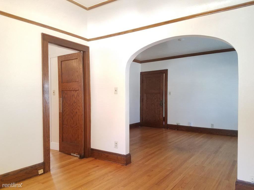 516 N 52nd Street #2 - Photo 3 of 21