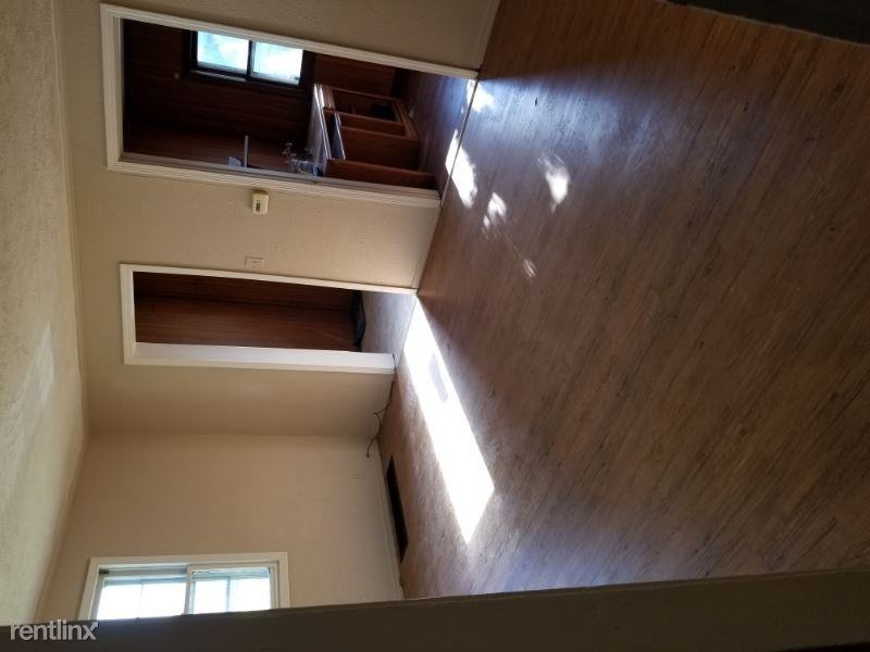3802 N Atlantic - Photo 3 of 6