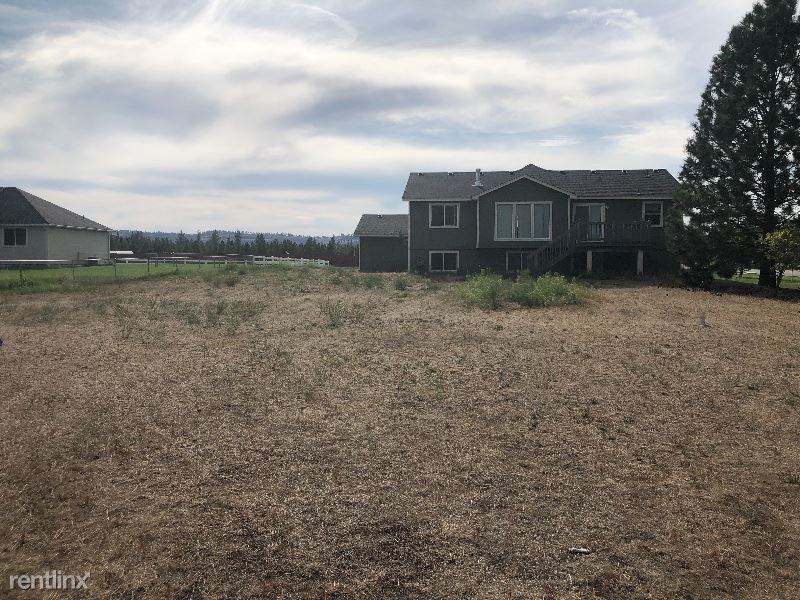 6292 Pearson Dr - Photo 3 of 33