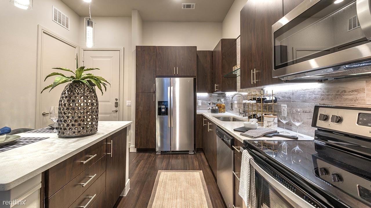 17555 Katy Fwy - Photo 2 of 10