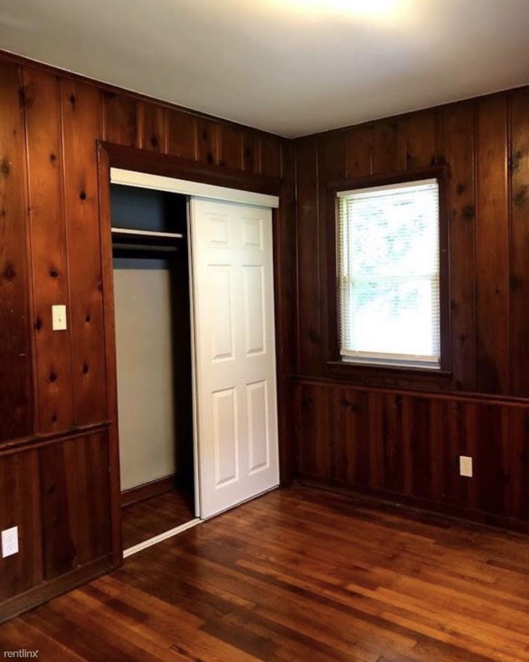 519 N Jackson Ave - Photo 2 of 5