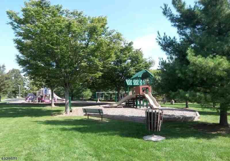 63 Alexandria Way - Photo 2 of 5