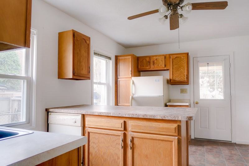 138 Clarks Pike - Photo 3 of 7