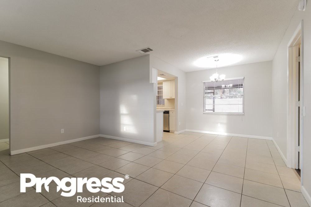 1734 Oak Breeze Ave - Photo 3 of 16