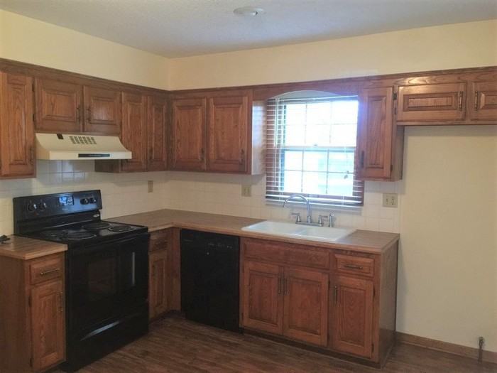 1404 Southeast 7th Place - Photo 3 of 13