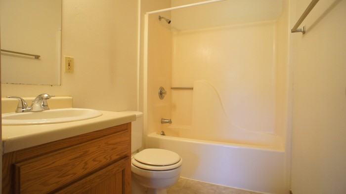 1651 College Avenue - Photo 3 of 9