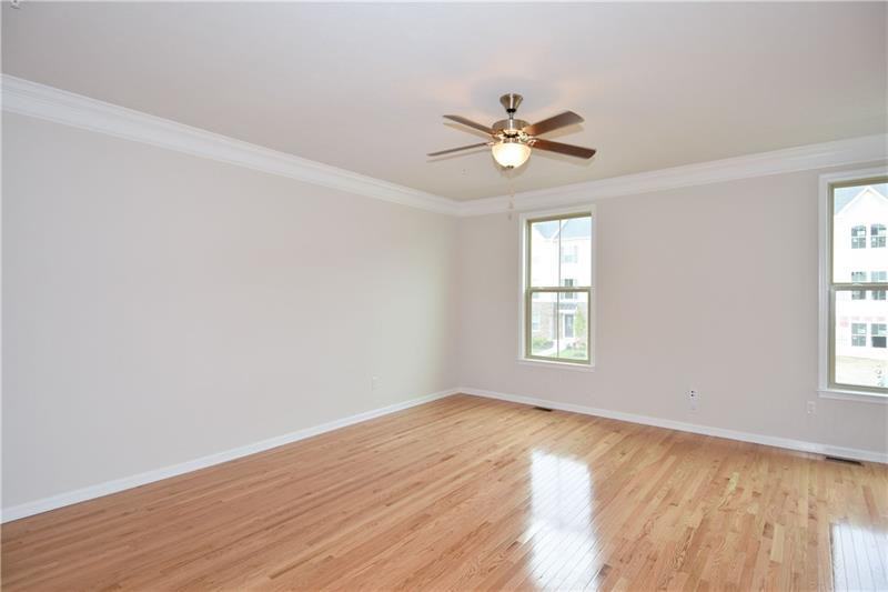 407 Fairmont Dr - Photo 3 of 25