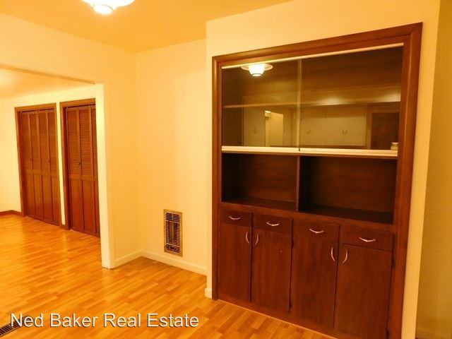 469 Sw Crider St - Photo 3 of 21