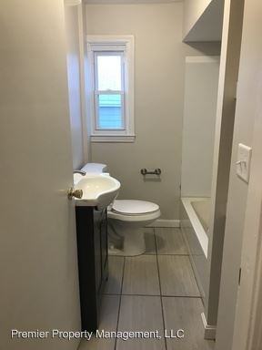 2-24 Oakleigh Ave - Photo 2 of 6