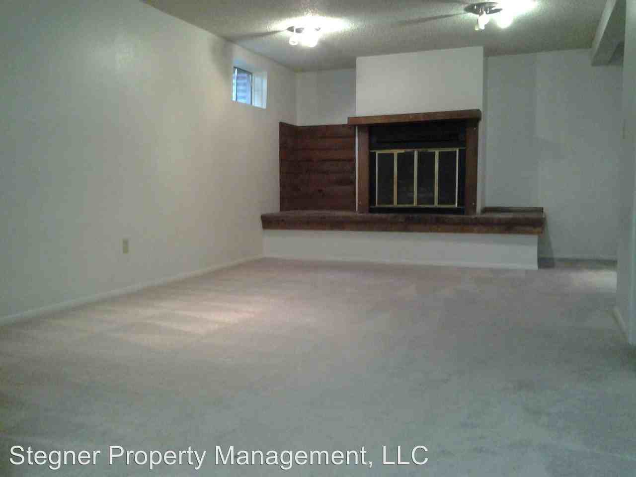 925 Rocky Mountain Way - Photo 3 of 13