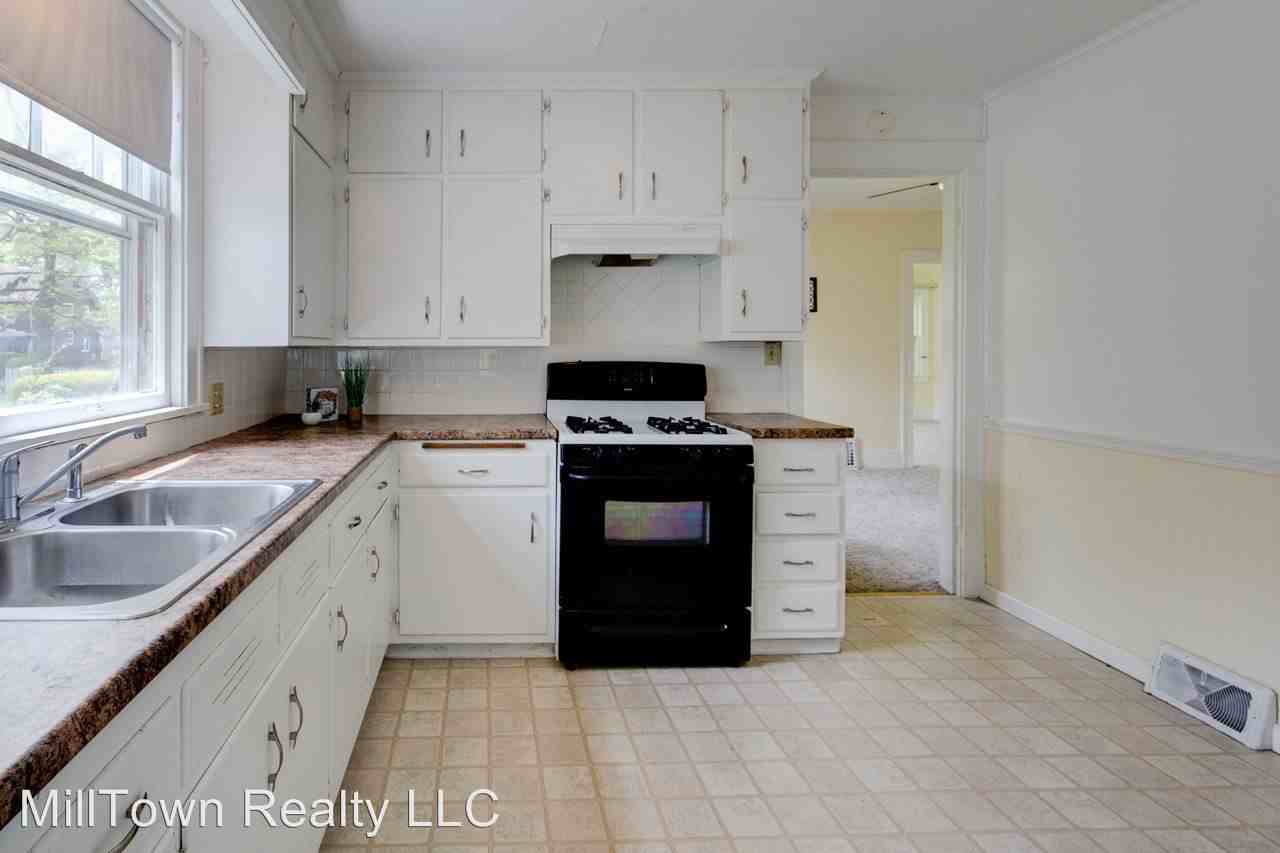 2122 13th St - Photo 2 of 21