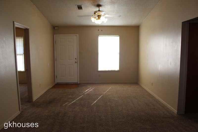 3308 Holt St - Photo 2 of 9