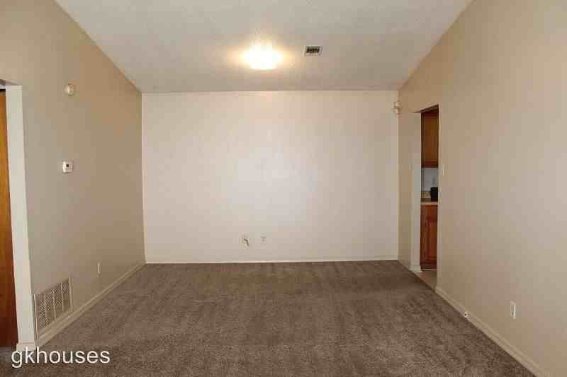 3308 Holt St - Photo 3 of 9