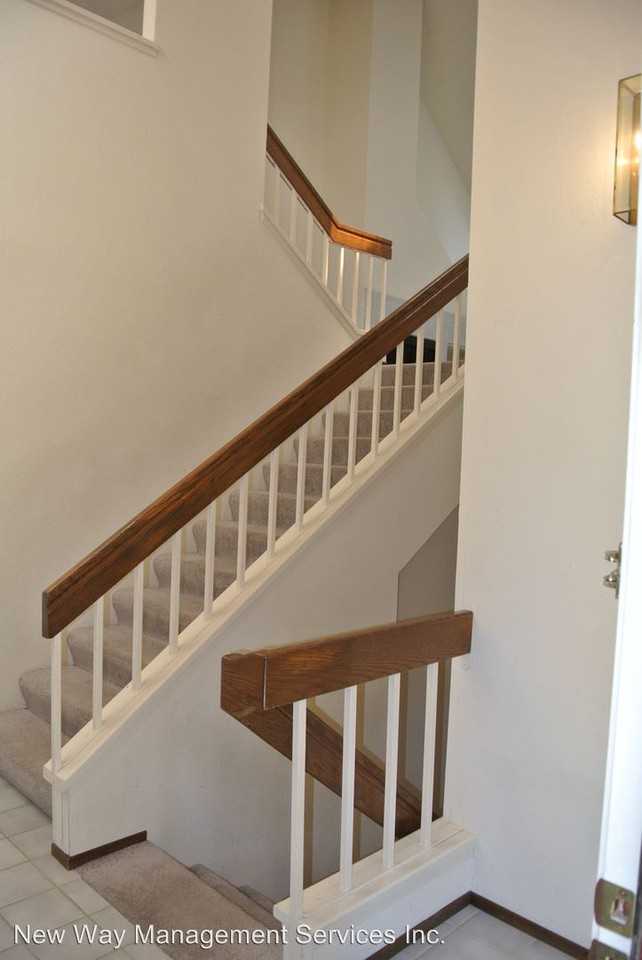 3340 Southridge Drive - Photo 3 of 26