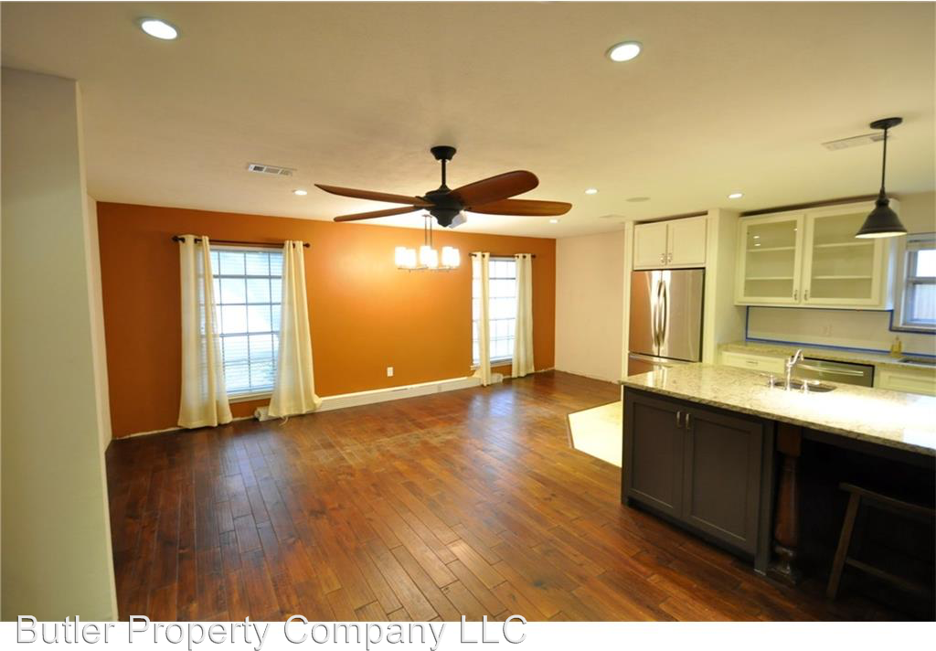 800 Scottsdale Dr. - Photo 3 of 24