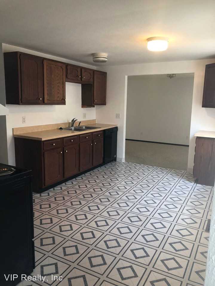 1021 Harwood Ave - Photo 2 of 11