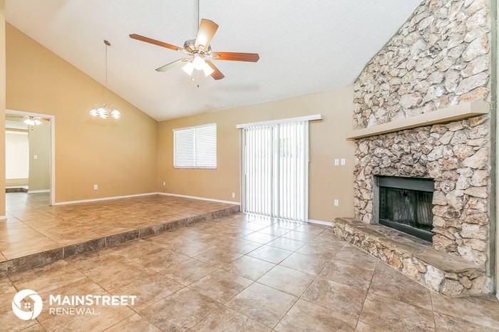 20440 Majestic Street - Photo 3 of 16