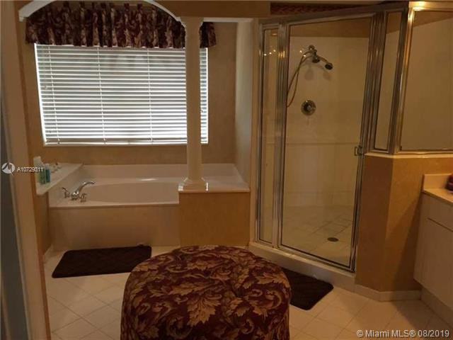 995 NW 168th Ave - Photo 2 of 6