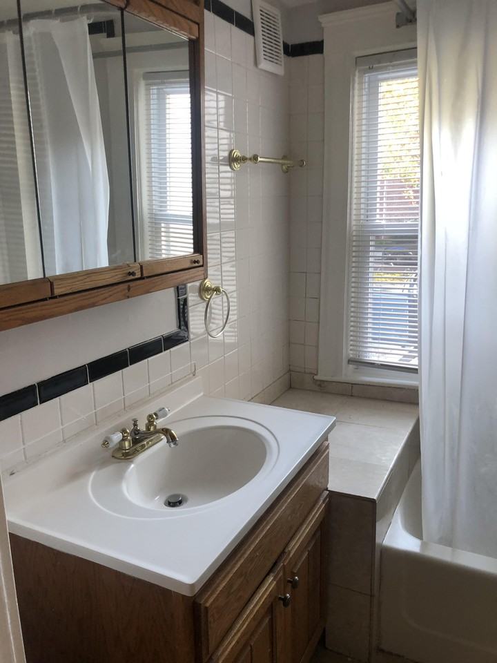 156 Williams Street - Photo 3 of 11