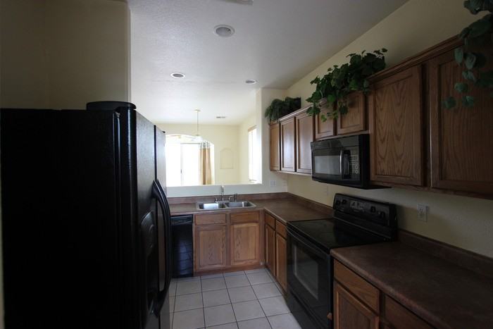 46110 West Sheridan Road - Photo 3 of 23