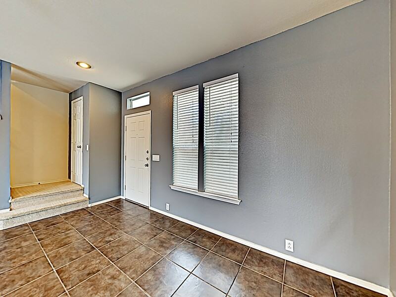 10753 Traymore Dr - Photo 2 of 17