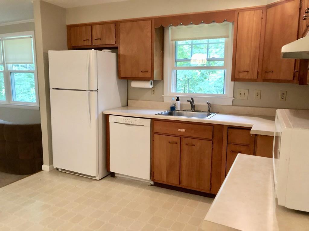 6 Driftwood Dr - Photo 2 of 19