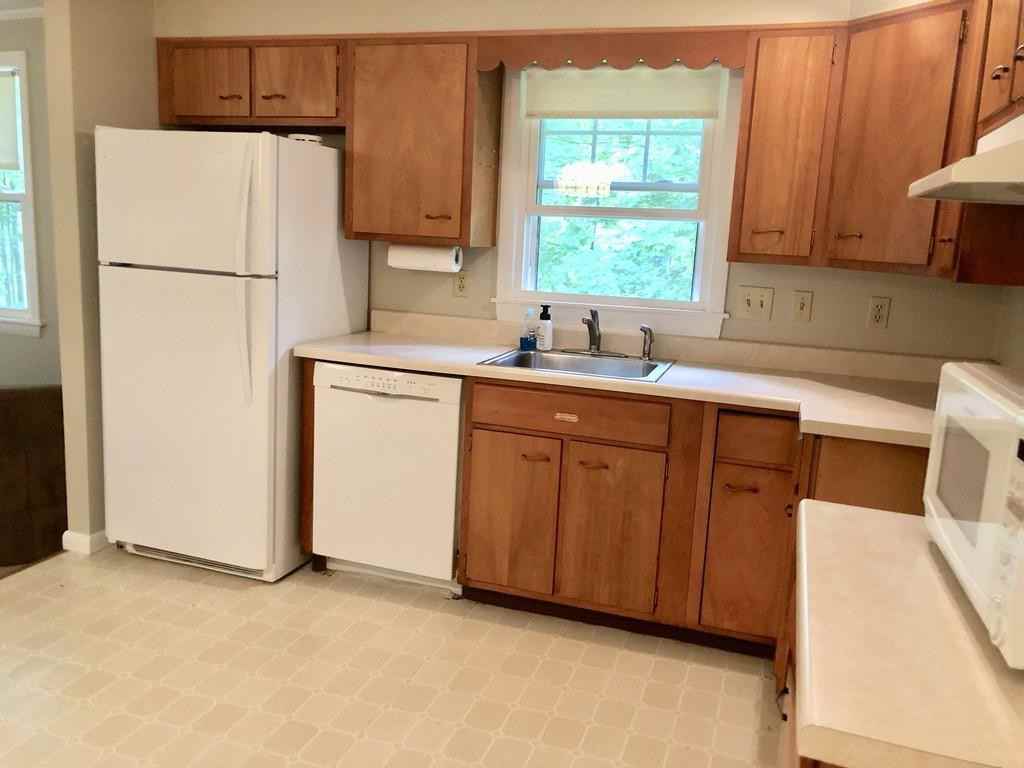 6 Driftwood Dr - Photo 3 of 19