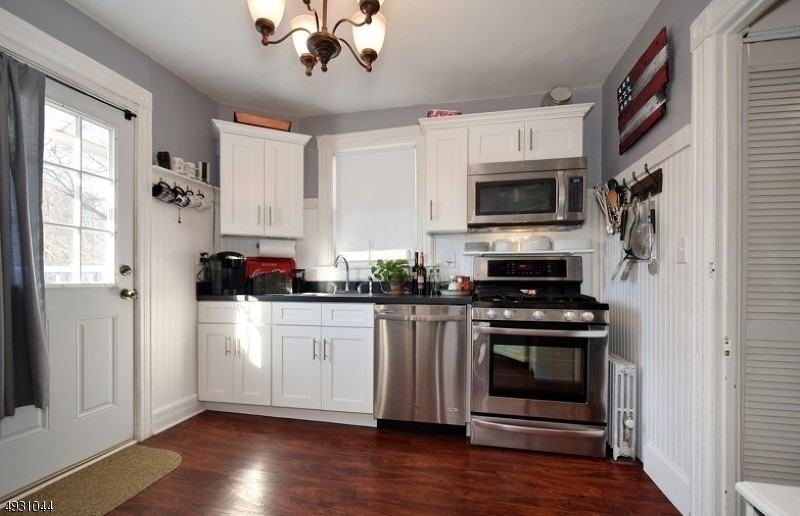 412 S Elmer Street Unit B - Photo 3 of 11