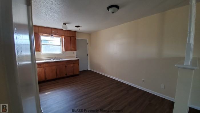 520 Elm Avenue - Photo 3 of 9