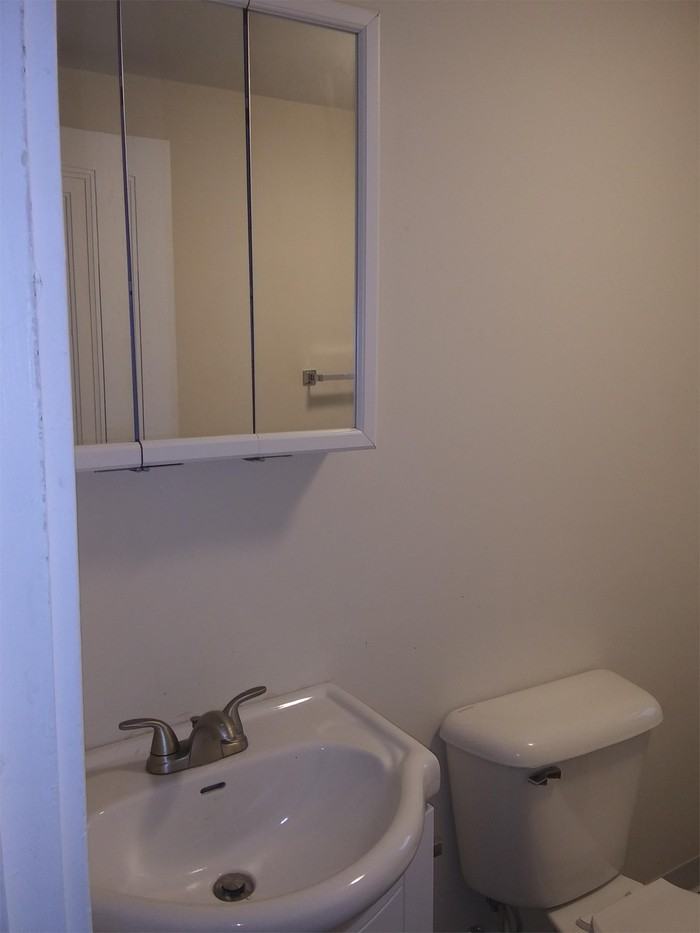 900 Wilcox Street - Photo 3 of 10