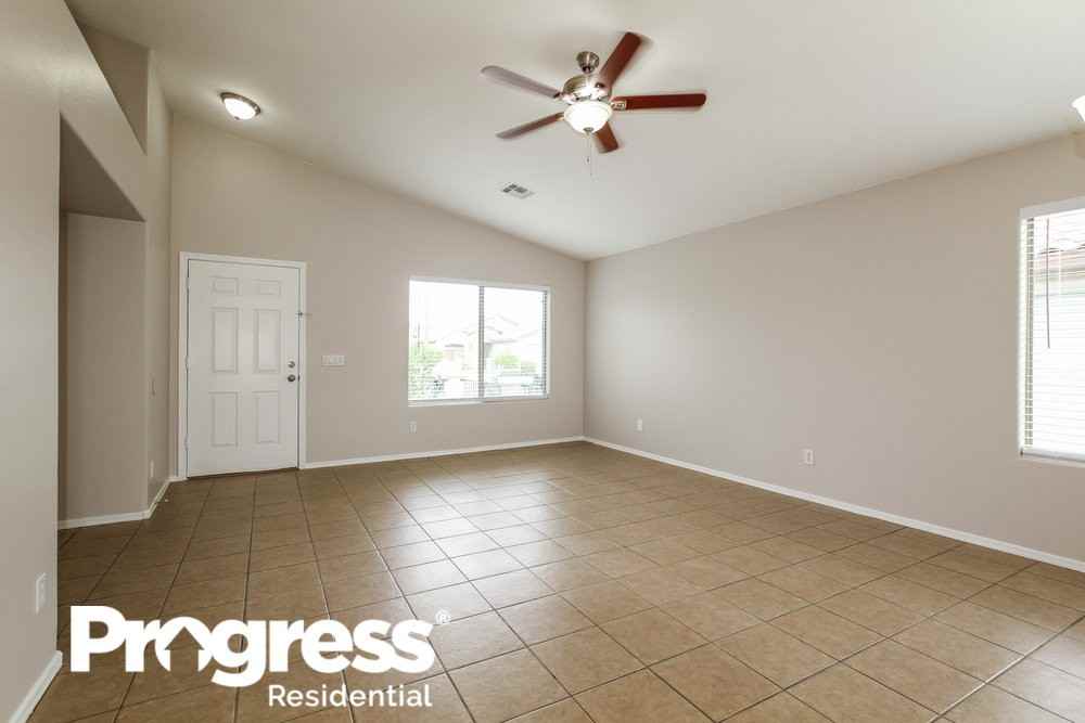 25777 W Kendall St - Photo 3 of 16