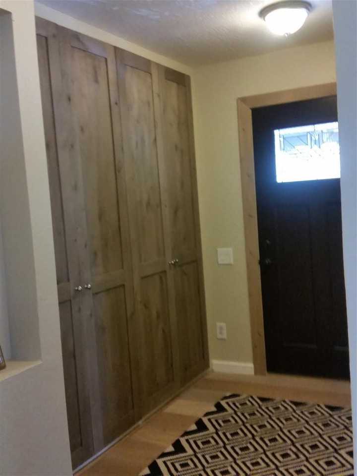 1351 Zurich Ln - Photo 2 of 8