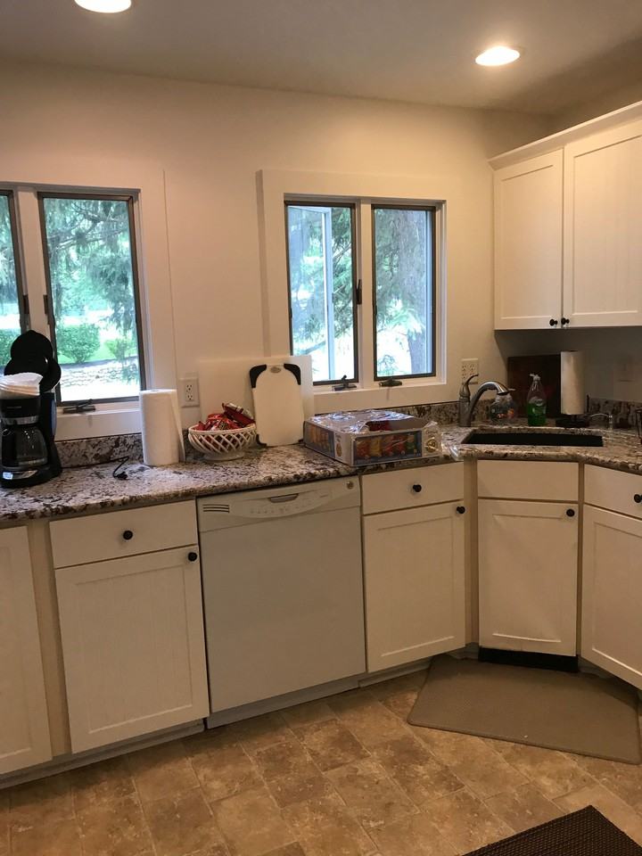 5561 Cottonwood Drive - Photo 3 of 11