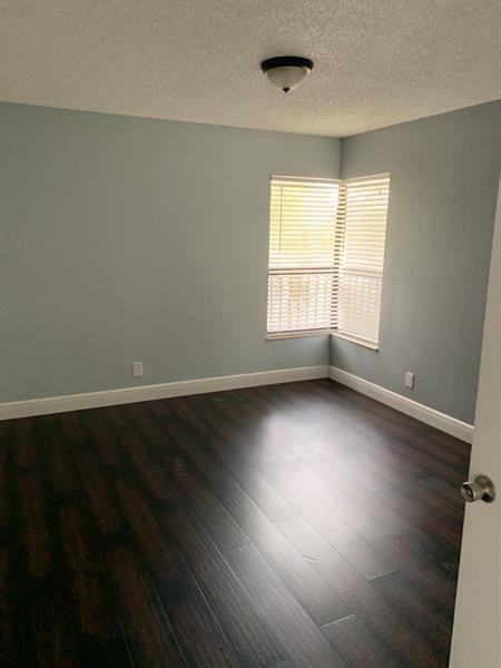2527 Nw 49th Ter - Photo 2 of 5